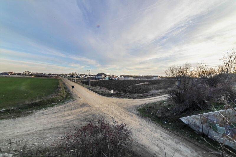 Domnesti Teren 6000mp Salciei- Haltei- Ciocarliei Drum asfaltat cu utilitati